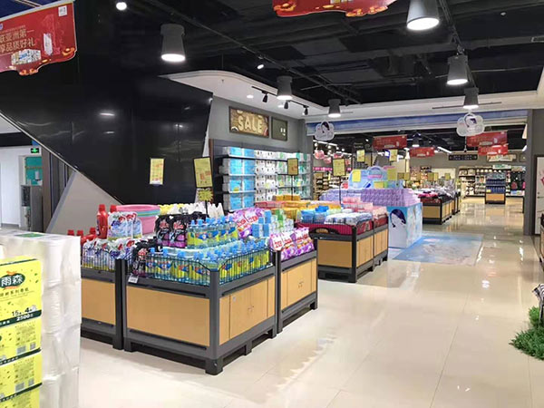 世紀(jì)華聯(lián)促銷臺